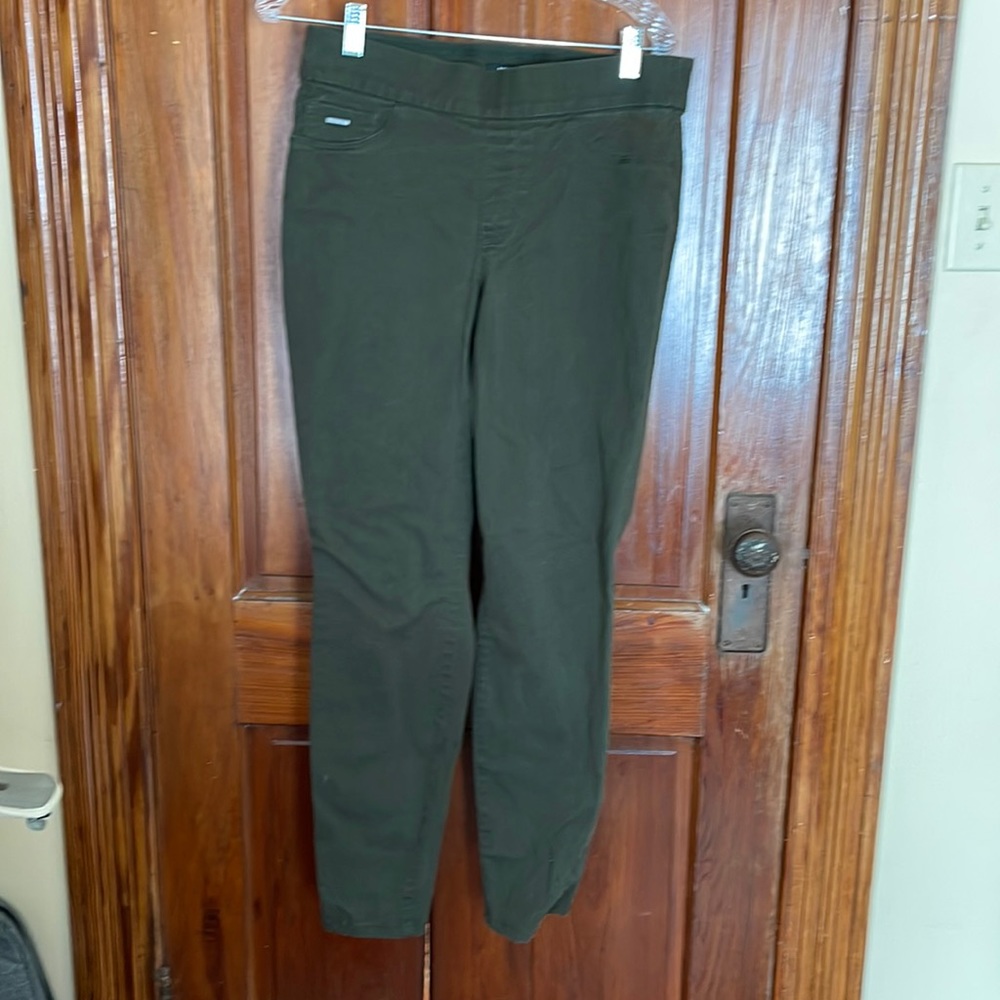 Green pull on skinny pants